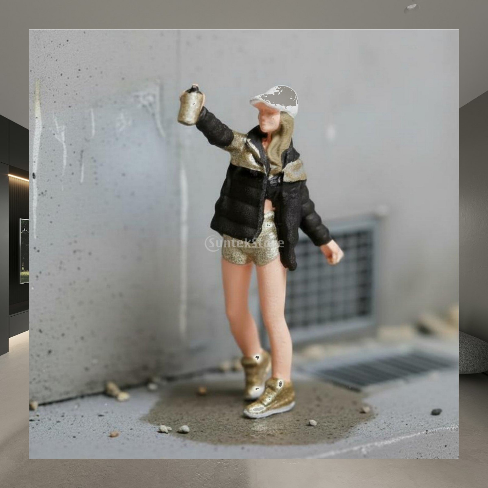 Bonsai Garden Display - Resin Woman Figure HO Scale Hand